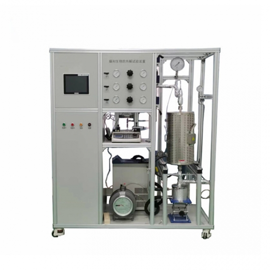 High-efficiency biomass pyrolysis fixed-bed catalytic reaction device